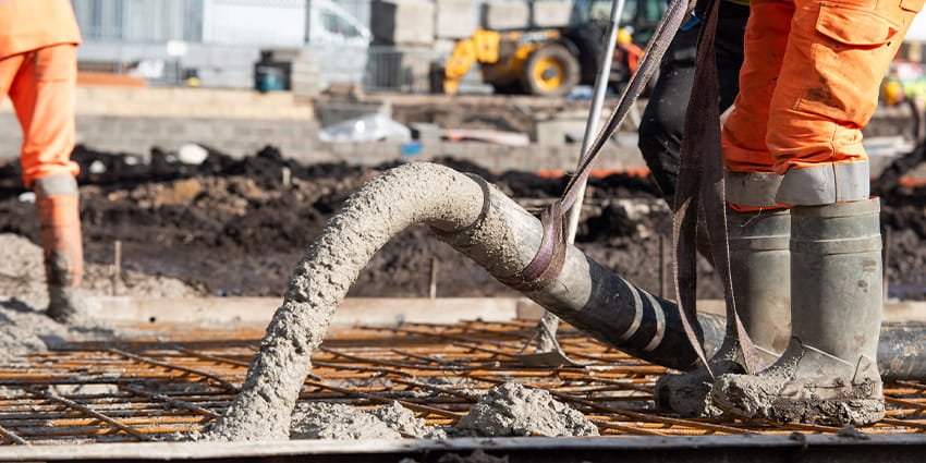 urban-construction-navigating-concrete-delivery-in-city-centres-min